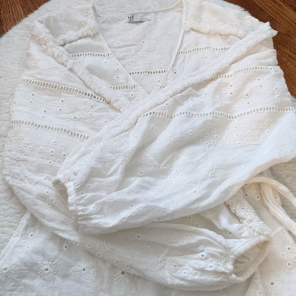 ZARA white eyelet CROSSOVER wrap TOP WITH CUTWORK EMBROIDERY trf small boho chic - Picture 7 of 15